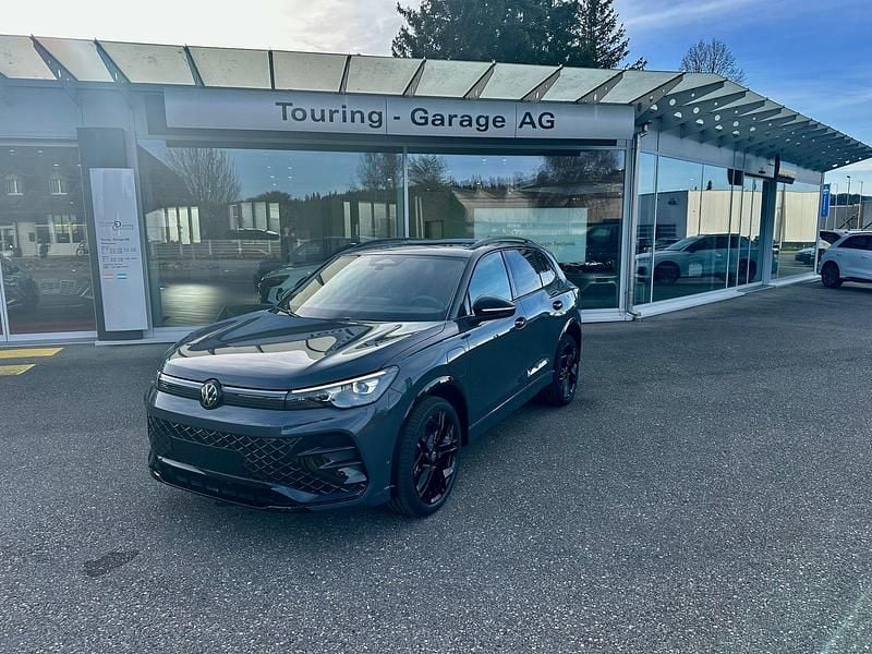 Grau Gebraucht 2025 VW Tiguan R-line SUV | CHF 56’400 - Bild 1/4
