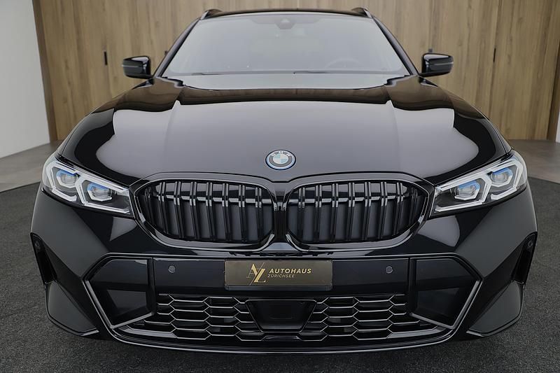 Gebraucht BMW 330e M Sport 292 PS (214 kW) 2022 Kombi