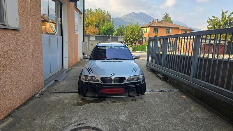 Gebraucht 2003 BMW 330 Kombi | CHF 5’000 - Bild 1/4