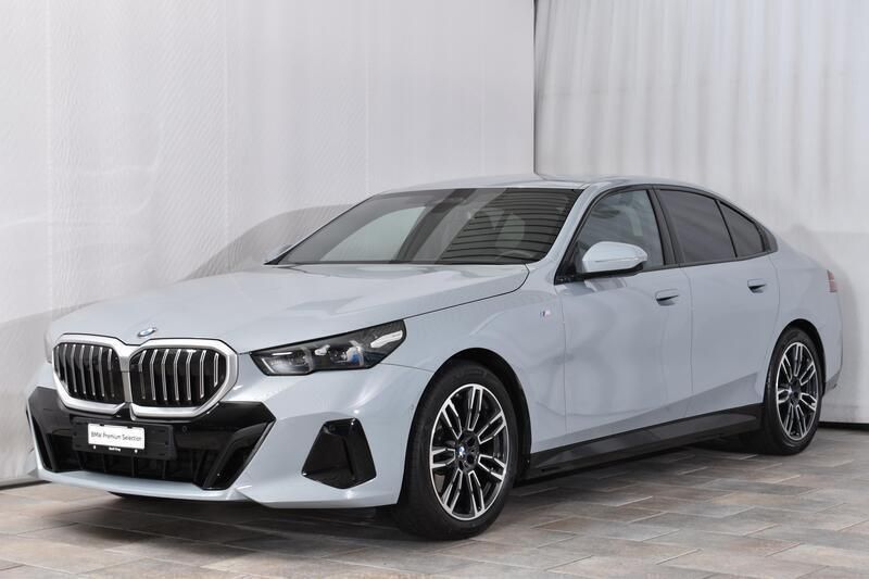 Grau Gebraucht 2024 BMW 520 Comfort Edition Limousine | CHF 55’990 (Guter Preis) - Bild 1/4