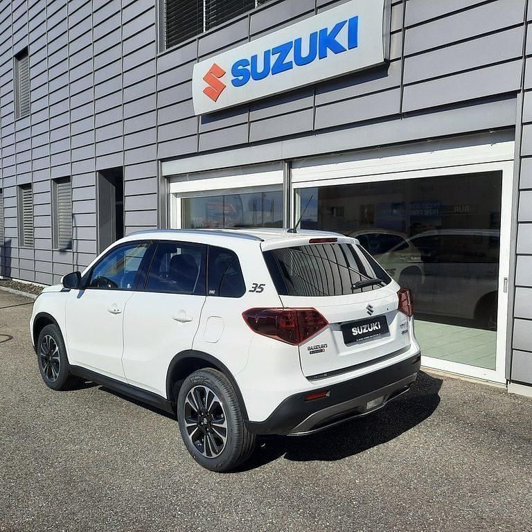 Gebraucht Suzuki Vitara 102 PS (75 kW) 2023 SUV