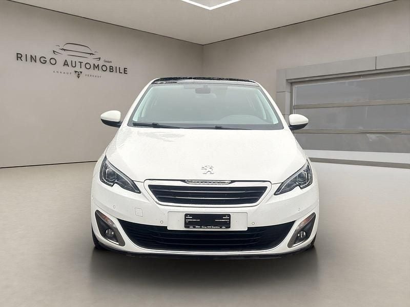 Gebraucht Peugeot 308 Access 125 PS (91 kW) 2013 Limousine
