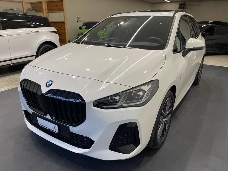 Gebraucht BMW 220 Active Tourer M Sport 170 PS (125 kW) 2025 Van / Kleinbus