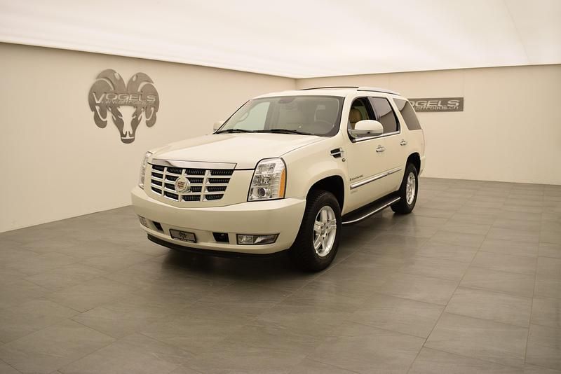 Weiss Gebraucht 2007 Cadillac Escalade SUV | CHF 25’900 (Etwas zu teuer) - Bild 1/4