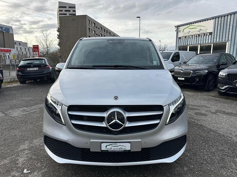 Gebraucht Mercedes V220 163 PS (119 kW) 2022 Van / Kleinbus