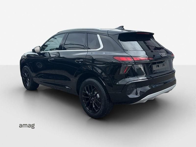 Neu Audi Q3 Premium 150 PS (110 kW) 2026 Mythosschwarz metallic SUV