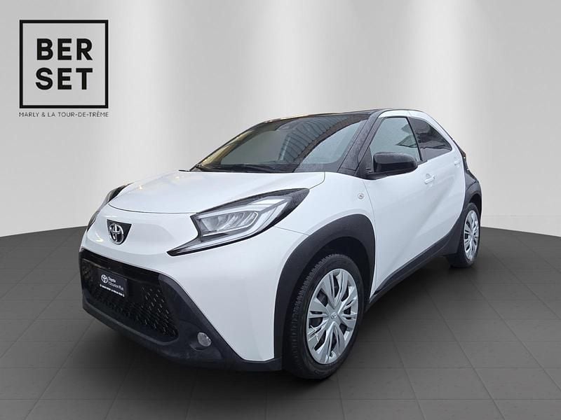 Gebraucht Toyota Aygo X Trend 72 PS (52 kW) 2023 Weiss SUV