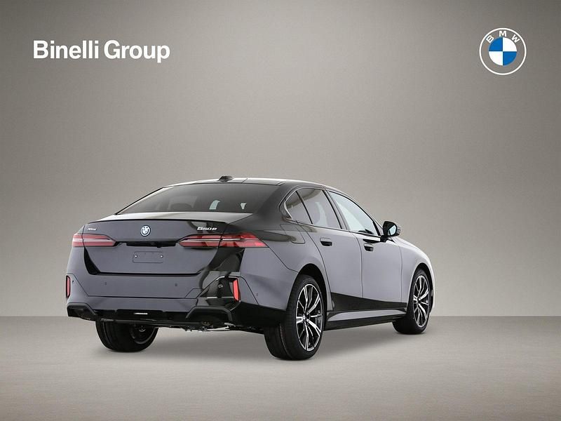 Neu BMW 550e Comfort Edition 489 PS (359 kW) 2026 Schwarz Limousine