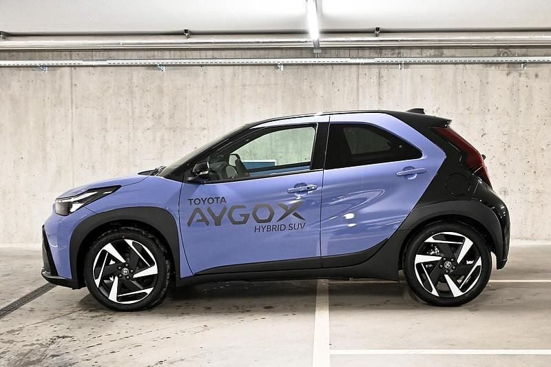 Neu Toyota Aygo X Style 116 PS (85 kW) 2026 Violett SUV