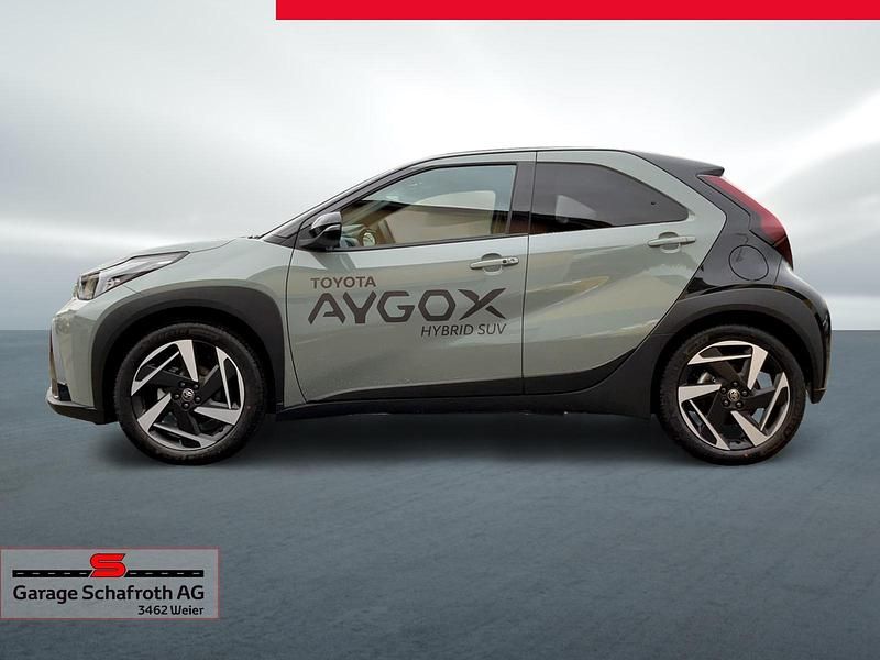 Neu Toyota Aygo X Style 116 PS (85 kW) 2025 Grün SUV