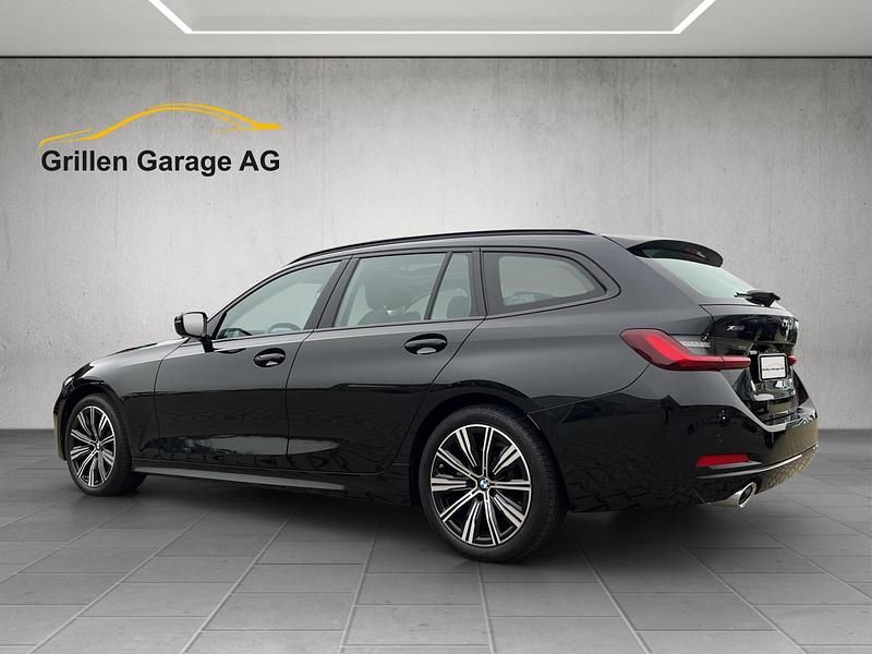 Gebraucht BMW 320e Shadowline 201 PS (147 kW) 2024 Schwarz Kombi