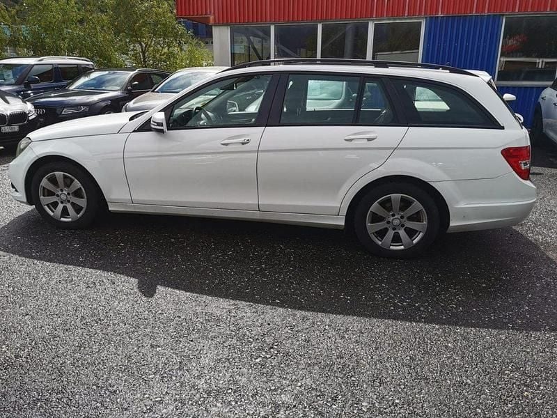 Gebraucht Mercedes C200 Elegance 136 PS (100 kW) 2013 Kombi