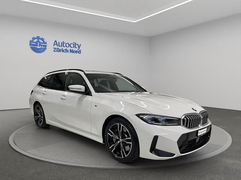 Gebraucht BMW 330 Comfort Edition 296 PS (217 kW) 2025 Weiss Kombi