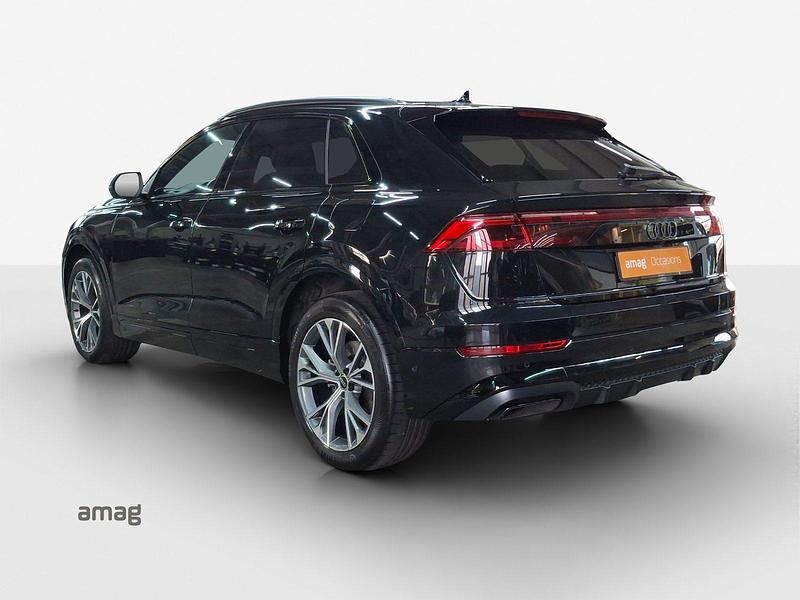 Gebraucht Audi Q8 Ambiente 394 PS (289 kW) 2024 Mythosschwarz metallic SUV