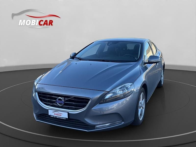 Gebraucht Volvo V40 Momentum 150 PS (110 kW) 2015 Limousine