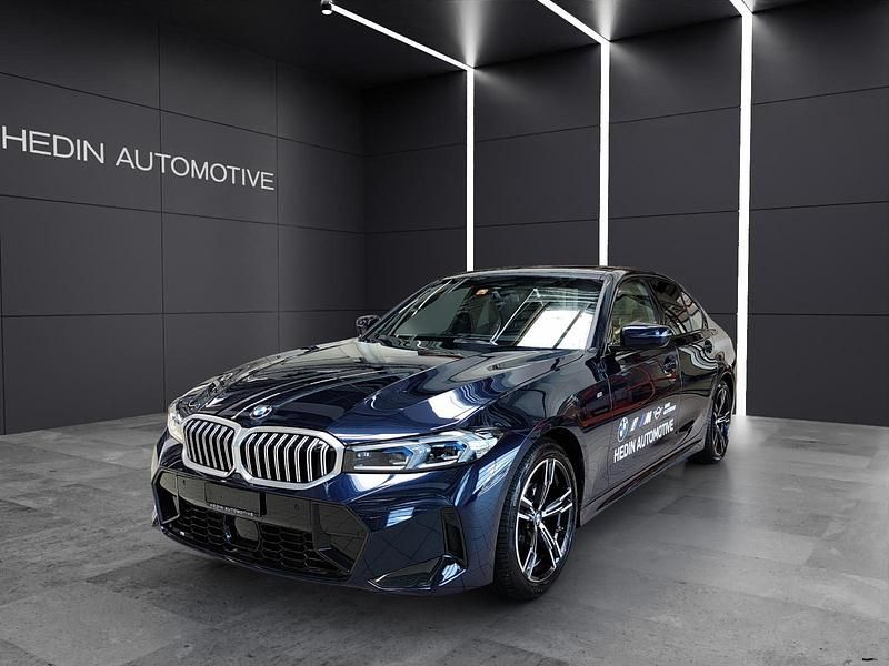 Blau Gebraucht 2025 BMW 320e Comfort Edition Limousine | CHF 73’200 - Bild 1/4