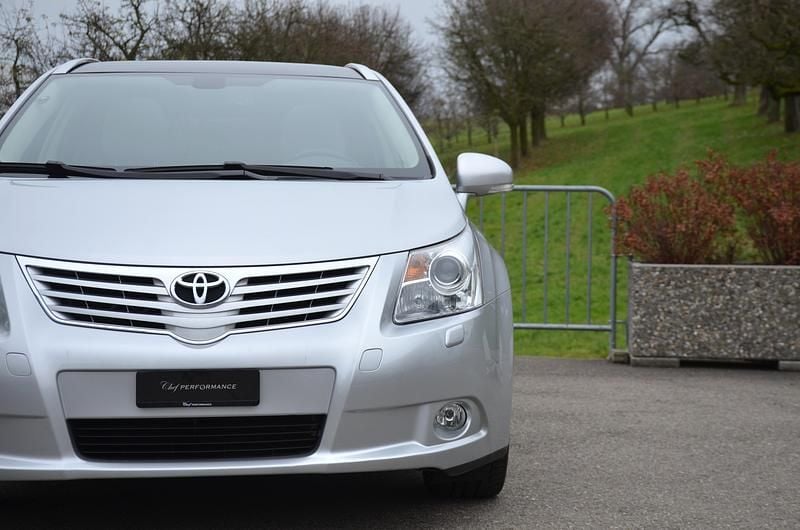 Gebraucht 2010 Toyota Avensis Premium Kombi | CHF 11’100 - Bild 1/4