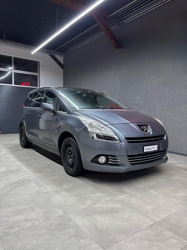 Gebraucht Peugeot 5008 Family 156 PS (114 kW) 2013 Van / Kleinbus