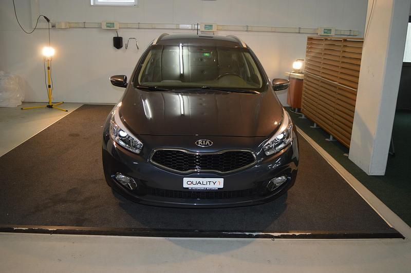 Gebraucht Kia Ceed Sportswagon Style 135 PS (99 kW) 2014 Kombi