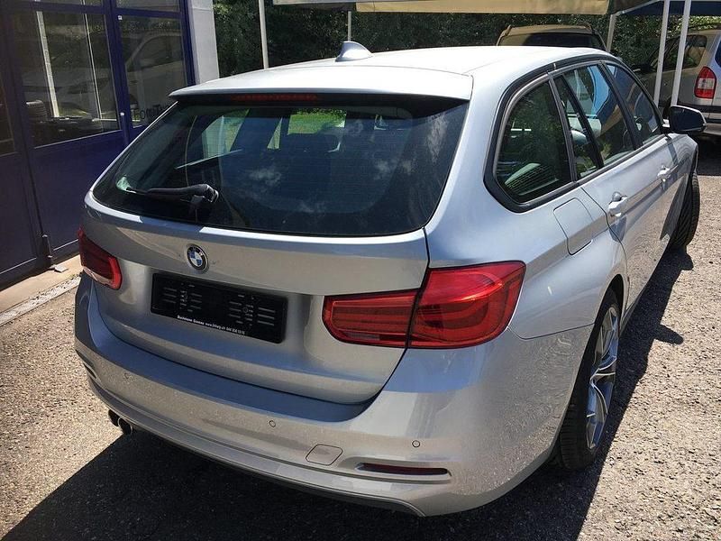 Gebraucht BMW 320 Sport Line 190 PS (139 kW) 2016 Silber, metallic Kombi