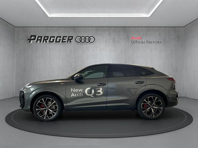 Neu Audi Q3 Sportback Ambiente 266 PS (195 kW) 2025 Grau SUV