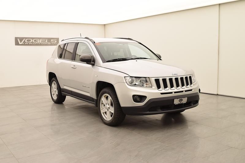 Gebraucht Jeep Compass Limited 163 PS (119 kW) 2011 Silber SUV