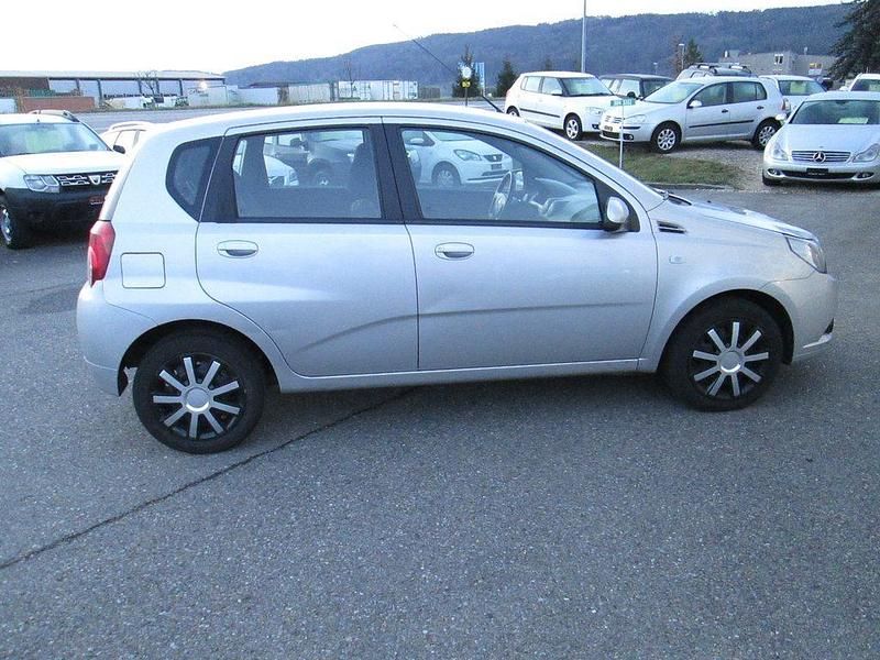 Gebraucht Chevrolet Aveo LT 101 PS (74 kW) 2011 Grau, met. Kleinwagen