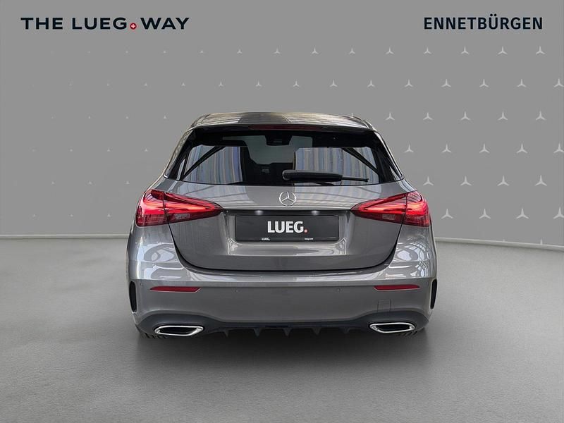 Gebraucht Mercedes A180 AMG Line Premium 136 PS (100 kW) 2024 Grau Limousine
