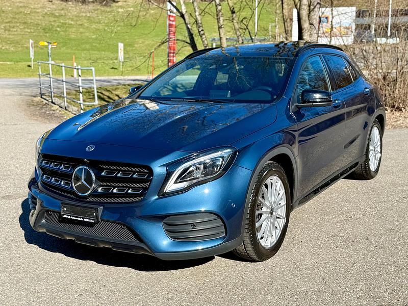 Gebraucht Mercedes GLA220 AMG line 184 PS (135 kW) 2019 SUV