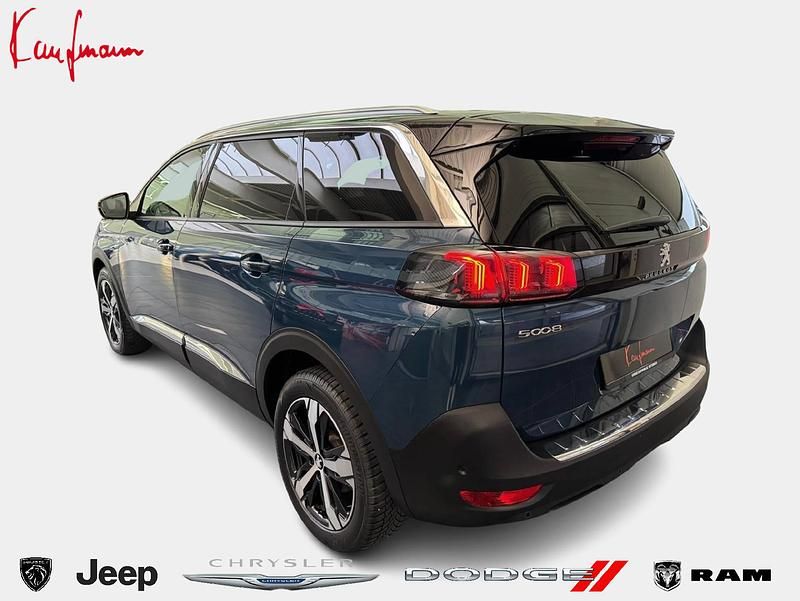 Gebraucht Peugeot 5008 Allure 131 PS (96 kW) 2023 Blau Van / Kleinbus