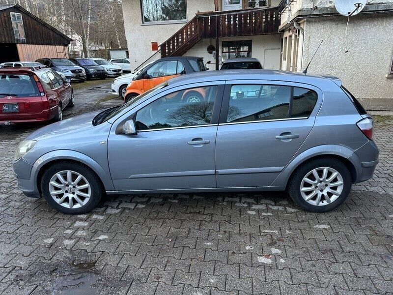 Gebraucht Opel Astra Essentia 105 PS (77 kW) 2004