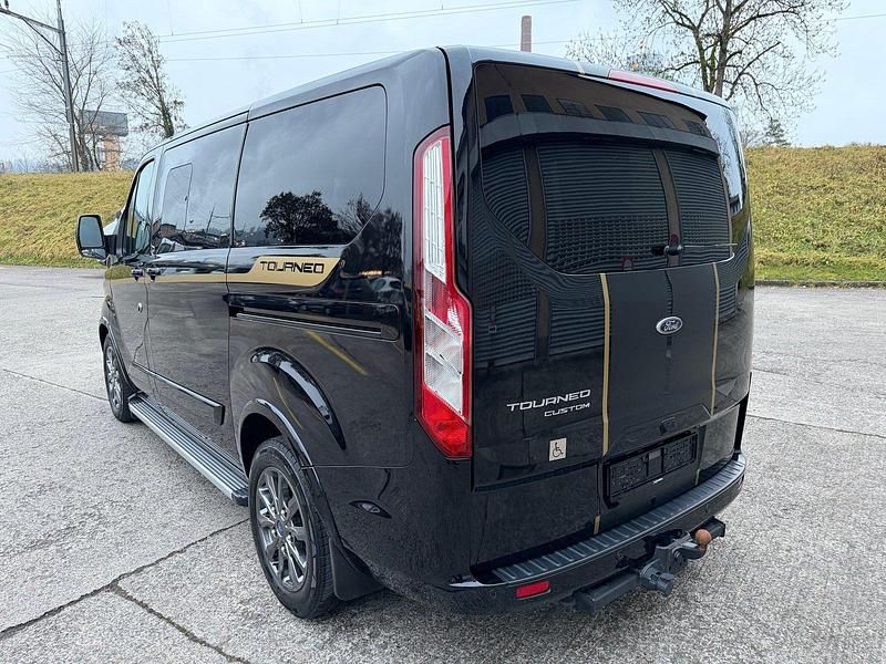 Gebraucht Ford Tourneo Titanium 130 PS (95 kW) 2023 Van / Kleinbus