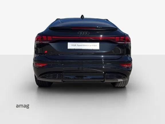 Neu Audi SQ6 Sportback e-tron Ambiente 360 kW (490 PS) 2025 Mythosschwarz metallic SUV