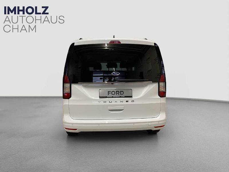 Neu Ford Tourneo Titanium 122 PS (89 kW) 2026 Weiss Kombi