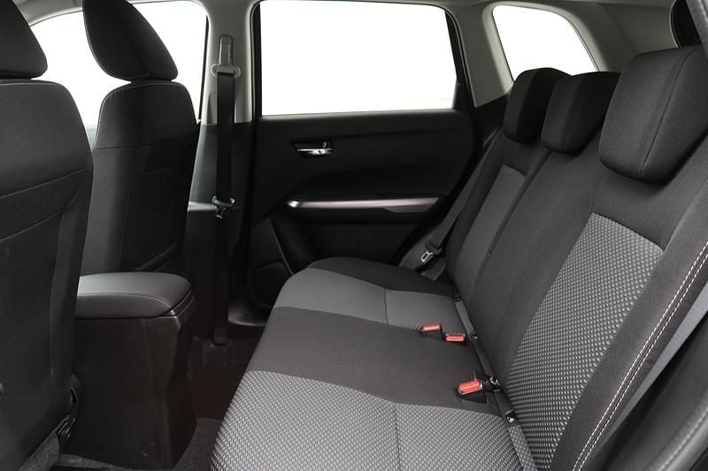 Gebraucht Suzuki Vitara 116 PS (85 kW) 2025 Schwarz SUV