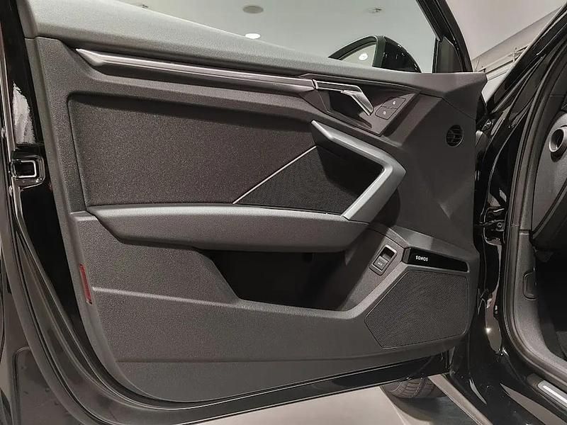 Neu Audi A3 Attraction 150 PS (110 kW) 2025 Schwarz