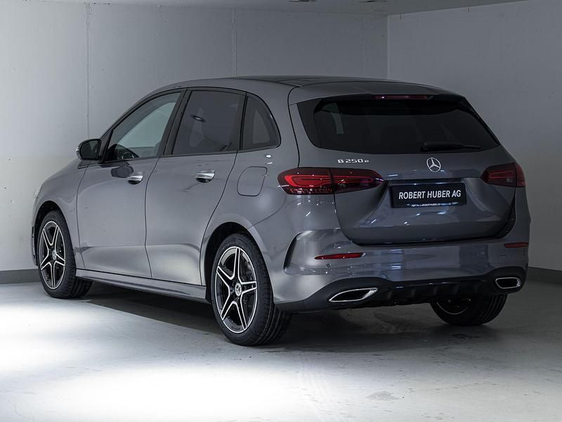 Neu Mercedes E250 218 PS (160 kW) 2025 Grau Limousine
