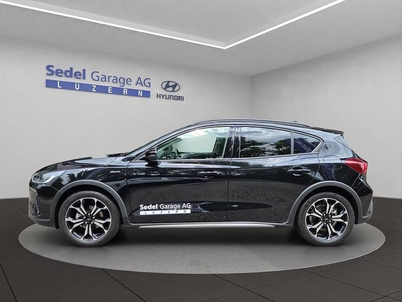Gebraucht Ford Focus Active X 125 PS (91 kW) 2023 Schwarz Limousine