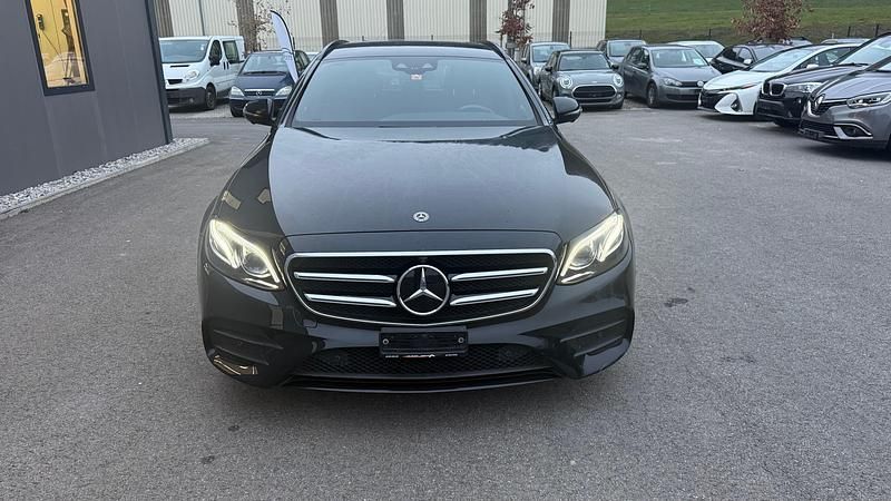 Gebraucht Mercedes E220 AMG line 194 PS (142 kW) 2019