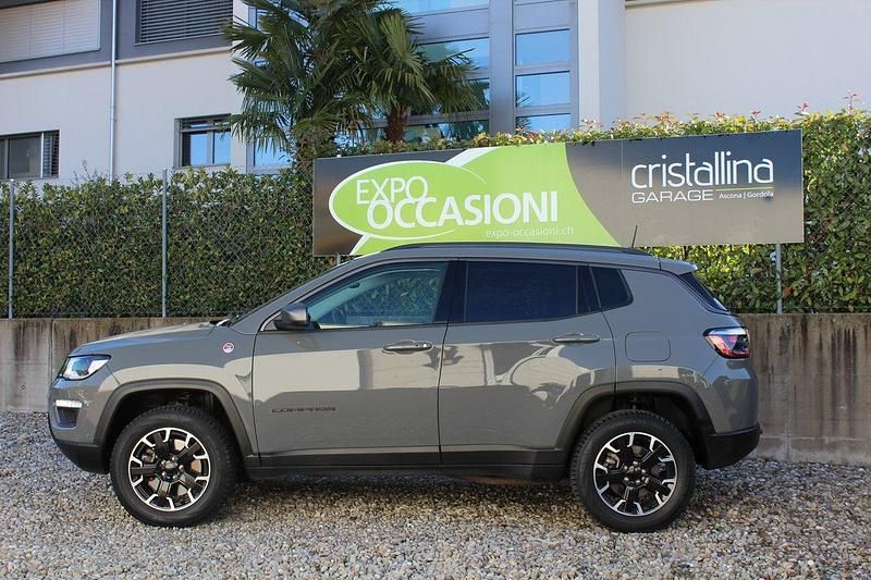 Gebraucht Jeep Compass Trailhawk 241 PS (177 kW) 2021 Grau SUV