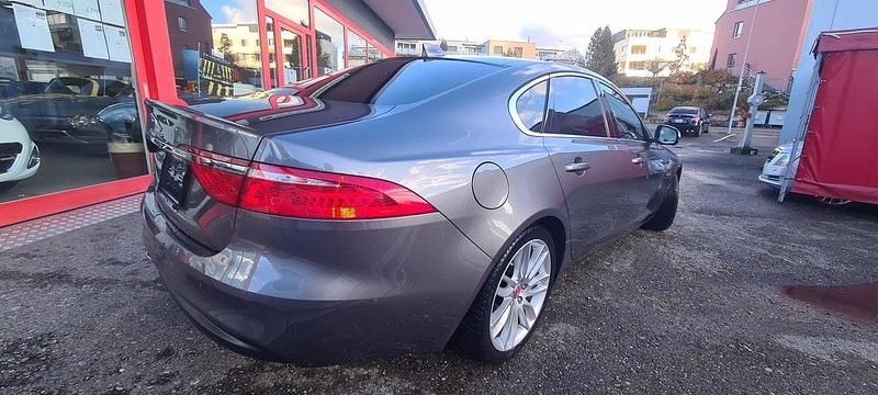 Gebraucht Jaguar XF Portfolio 180 PS (132 kW) 2015 Limousine