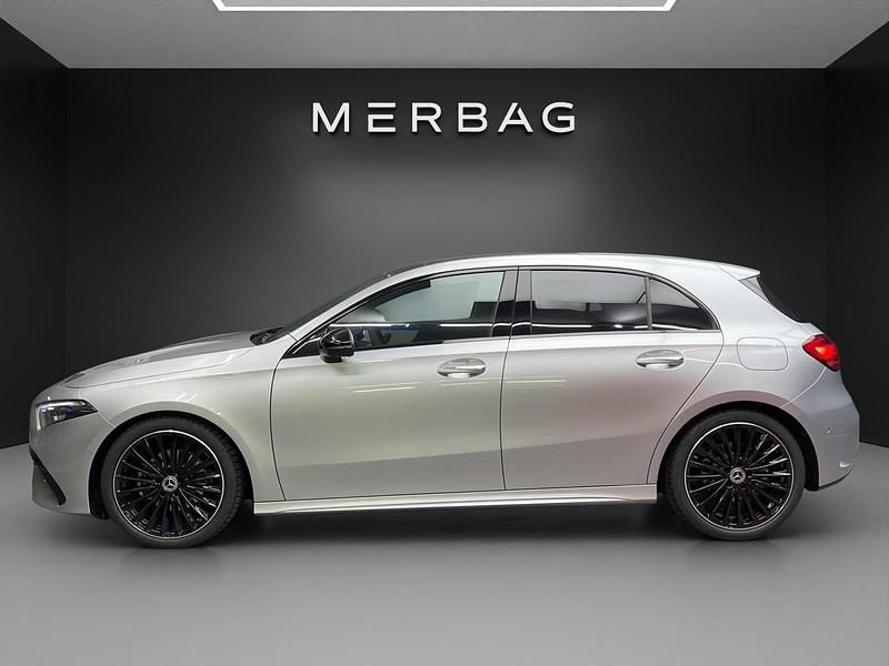 Neu Mercedes A200 Night 163 PS (119 kW) 2025 Silber Limousine