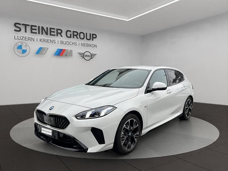 Weiss Gebraucht 2025 BMW 123 M Sport Kleinwagen | CHF 37’900 (Superpreis) - Bild 1/4