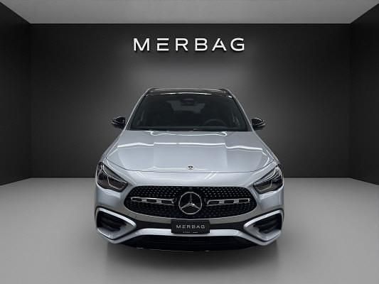 Neu Mercedes GLA200 163 PS (119 kW) 2025 Silber SUV
