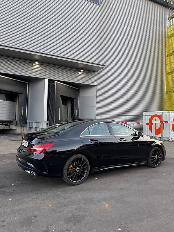 Gebraucht Mercedes CLA250 AMG line 211 PS (155 kW) 2019 Limousine