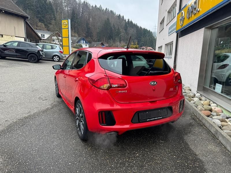Gebraucht Kia Ceed GT Turbo 204 PS (150 kW) 2015 Rot Limousine
