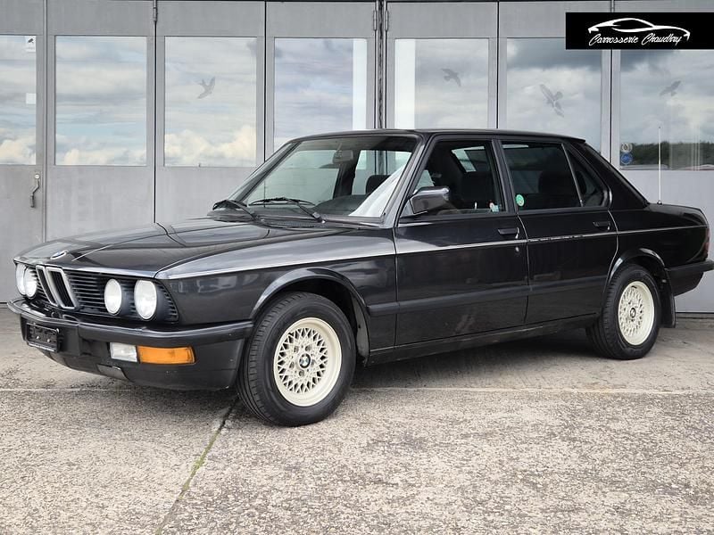 Gebraucht BMW 520 129 PS (94 kW) 1987
