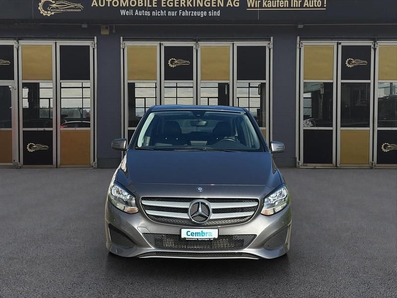 Gebraucht Mercedes B200 156 PS (114 kW) 2016 Van / Kleinbus