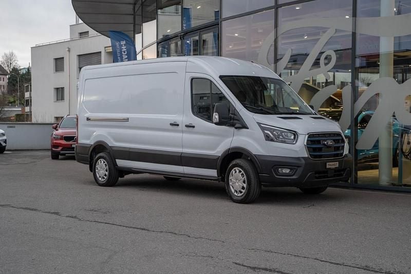 Weiss Gebraucht 2022 Ford E-Transit Trend Van | CHF 32’900 - Bild 1/4