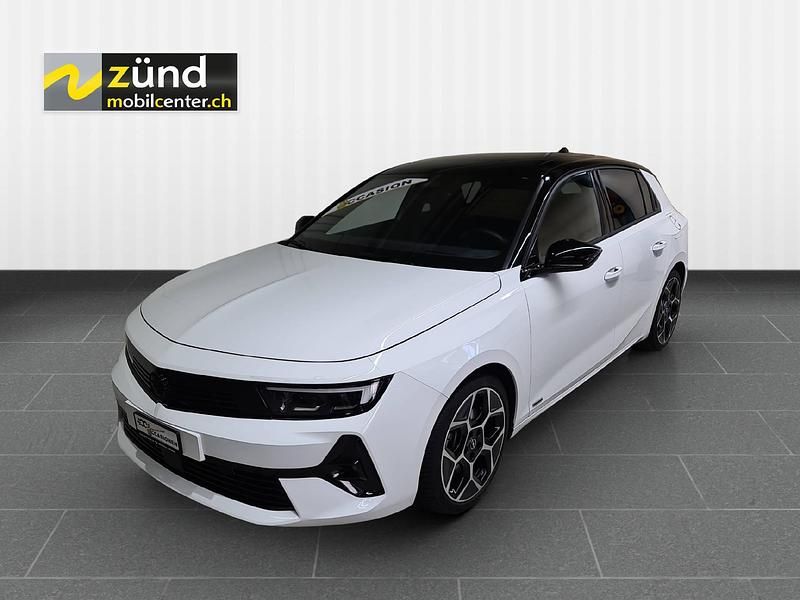 Weiss Gebraucht 2023 Opel Astra Limousine | CHF 40’005 - Bild 1/4